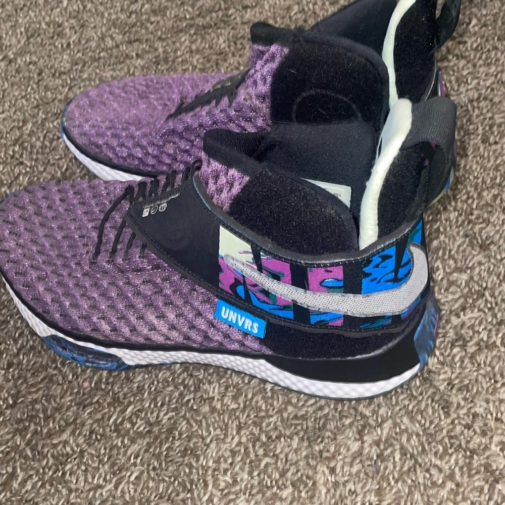 Nike Air Zoom UNVRS
